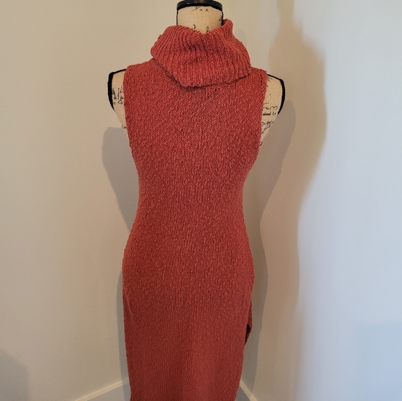 Guess Sleeveless Turtleneck knit Sweater - Picture 6 of 16